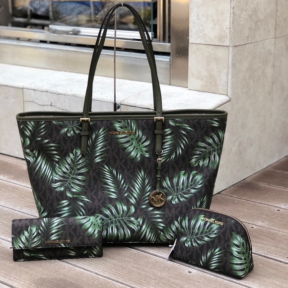 Michael Kors Handbags - Michael Kors Jet Set Tote-Wallet + Pouch 3 pcs set